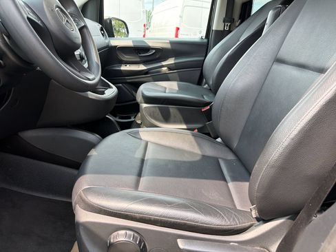 Used 2023 Mercedes-Benz Metris Passenger image 17