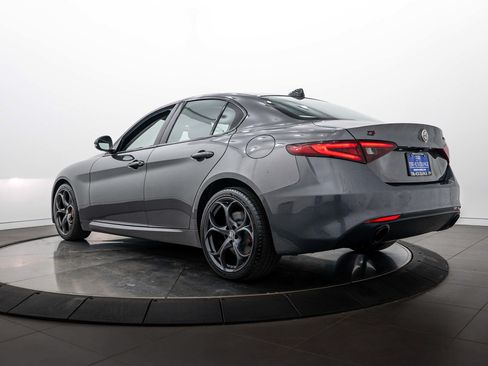 Used 2019 Alfa Romeo Giulia Ti w/ TI Performance Package AWD/4WD image 5