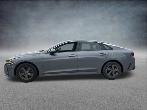 Used 2022 Kia K5 LXS FWD image 2