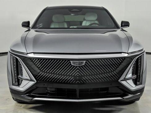 Used 2024 Cadillac Lyriq Luxury AWD/4WD image 5