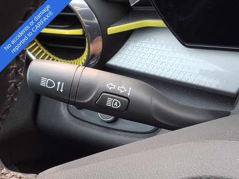 Used 2024 Chevrolet Trax LT w/ Sunroof Package FWD image 28