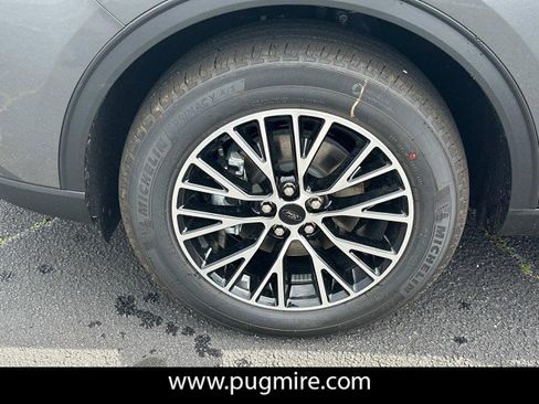 New 2025 Ford Escape SE image 11