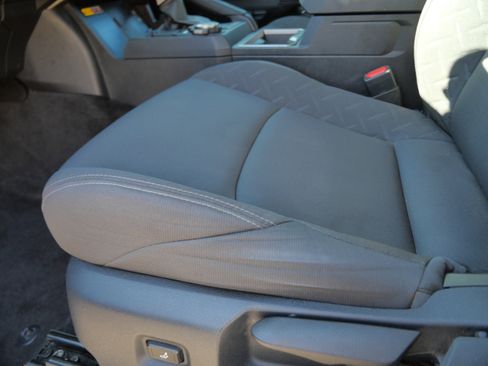 Certified 2024 Toyota Tacoma SR5 AWD/4WD image 21