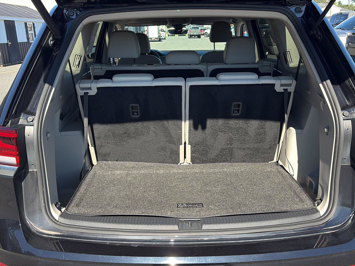 Used 2024 Volkswagen Atlas SE AWD/4WD image 19