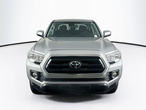Used 2023 Toyota Tacoma SR5 RWD image 2