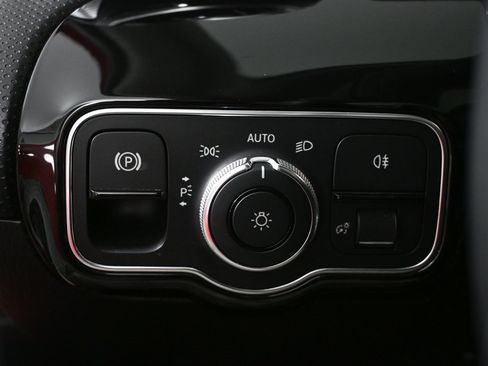 Certified 2019 Mercedes-Benz A 220 image 9