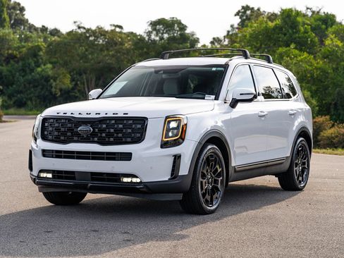 Used 2021 Kia Telluride SX w/ SX Prestige Package AWD/4WD image 3