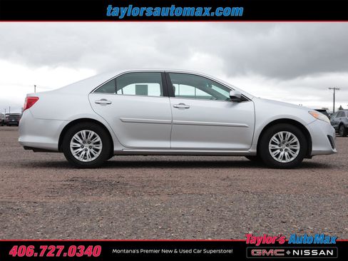 Used 2014 Toyota Camry LE FWD image 3