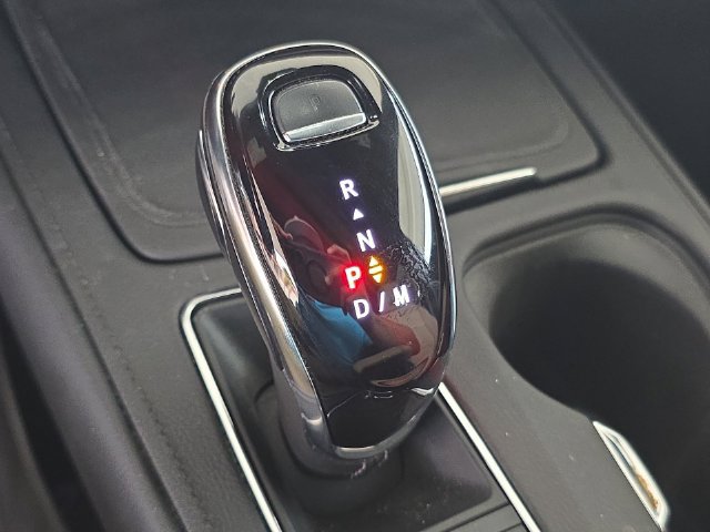 Certified 2024 Cadillac XT4 Premium Luxury w/ Technology Package FWD image 16