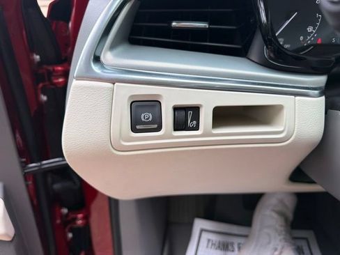Certified 2024 Cadillac XT5 Premium Luxury AWD/4WD image 15