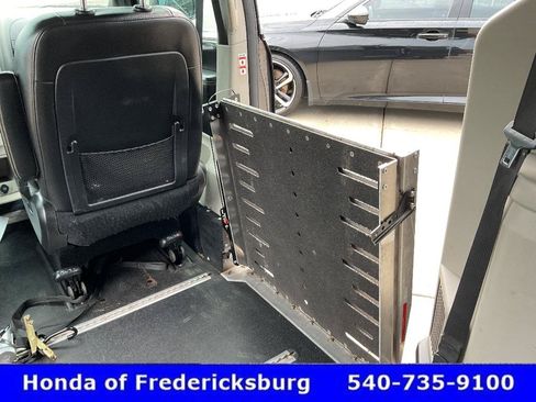 Used 2017 Dodge Grand Caravan SXT FWD image 23