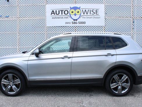 Used 2019 Volkswagen Tiguan SEL Premium w/ 3rd Row Seat Package AWD/4WD image 2
