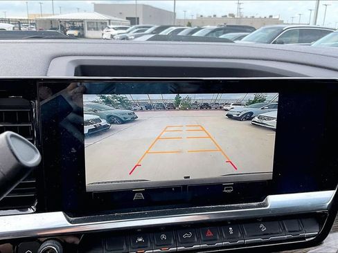 Used 2023 Chevrolet Silverado 1500 LT Trail Boss w/ Protection Package AWD/4WD image 28