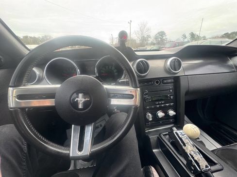 Used 2006 Ford Mustang GT image 12