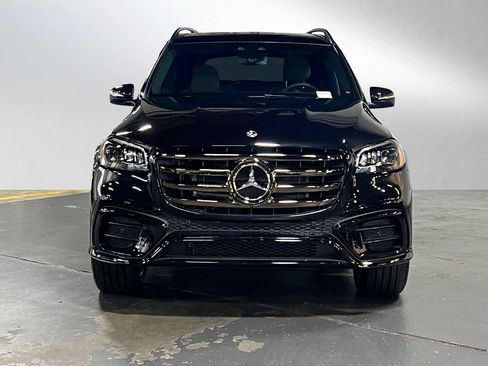 New 2026 Mercedes-Benz GLS 580 4MATIC image 8