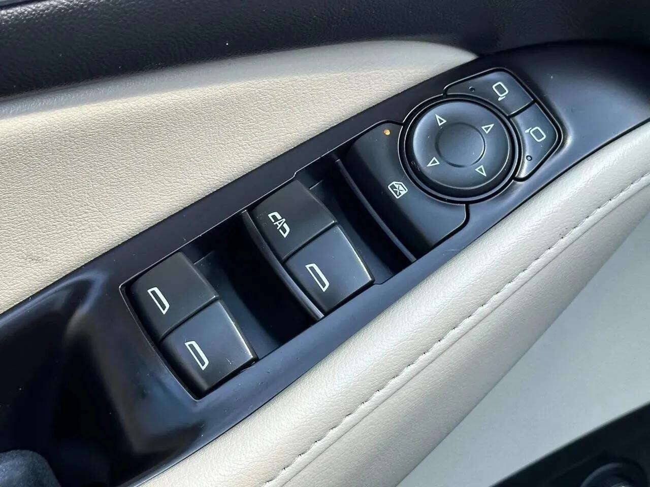 Used 2020 Buick Enclave Essence w/ Sound and Sites Package AWD/4WD image 58