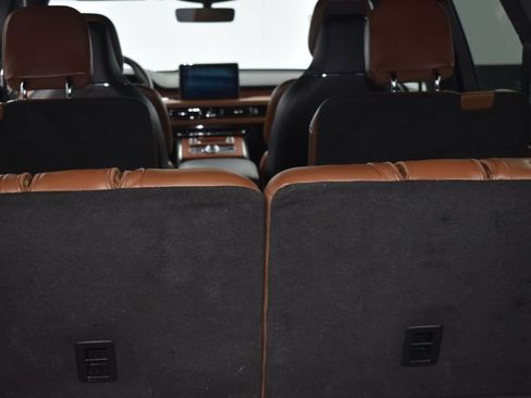 Certified 2023 Lincoln Aviator Reserve w/ Equipment Group 201A image 14