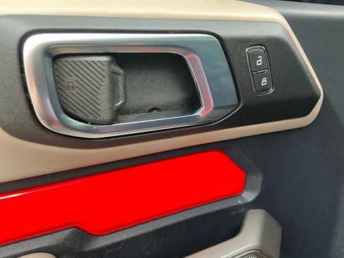 Used 2022 Ford Bronco Wildtrak image 16