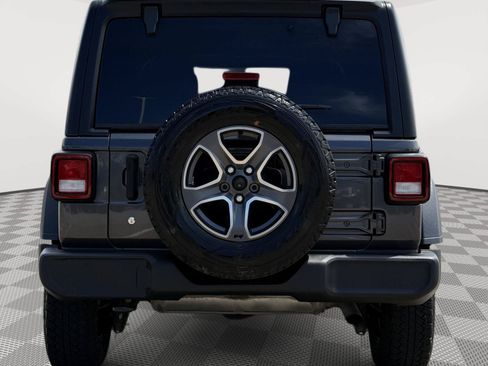 Used 2018 Jeep Wrangler Unlimited Sport S AWD/4WD image 5