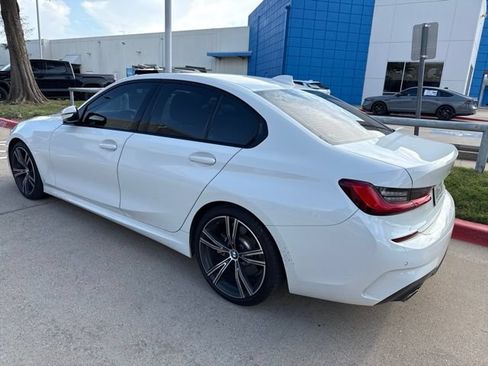 Used 2021 BMW 330i Sedan w/ M Sport Package RWD image 3