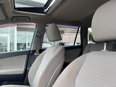 Used 2012 Toyota RAV4 FWD w/ Upgrade Value Pkg image 17