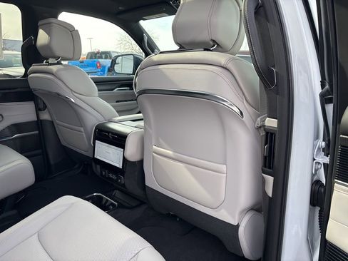 New 2026 Jeep Grand Wagoneer Summit AWD/4WD image 53