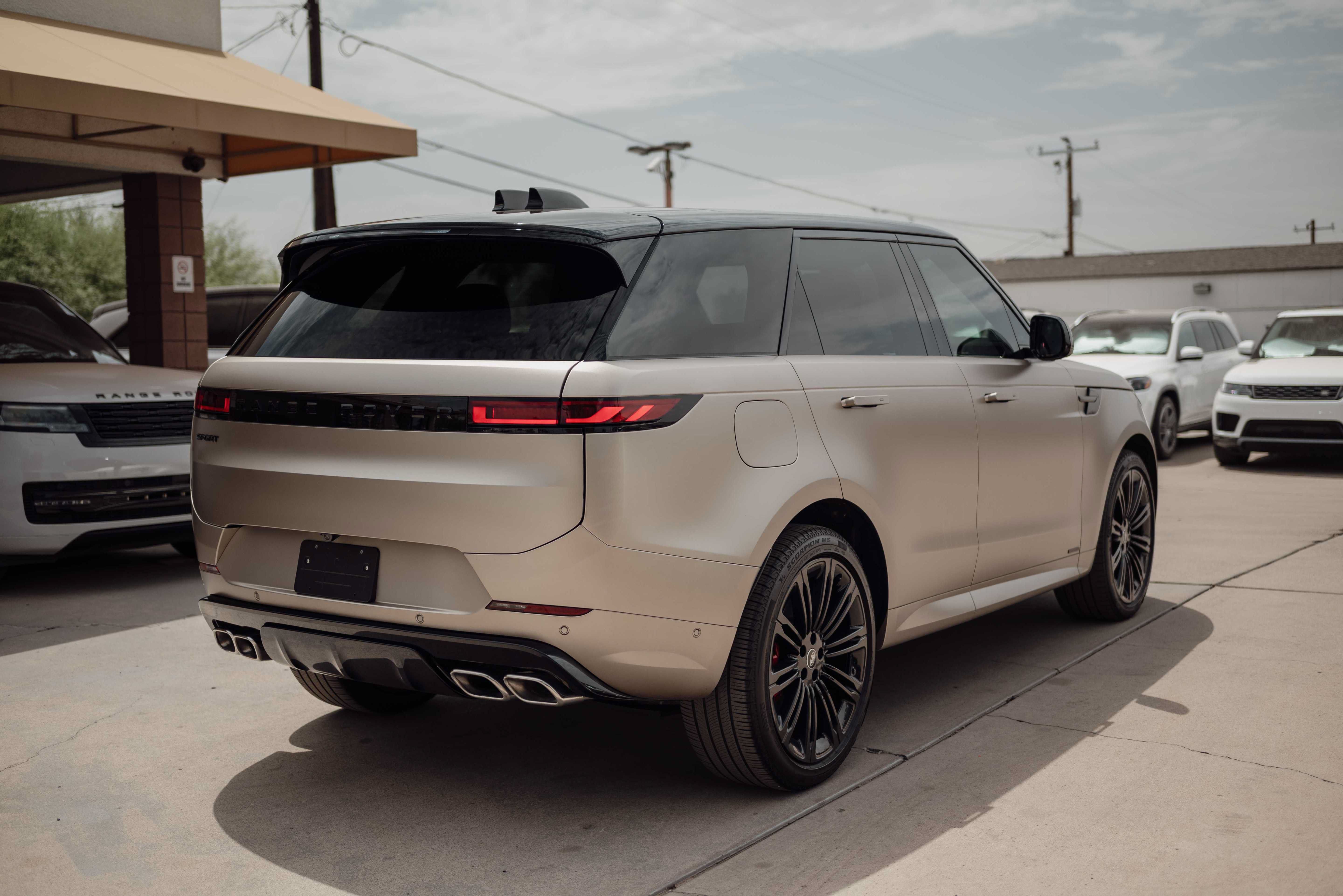 Used 2025 Land Rover Range Rover Sport Autobiography AWD/4WD image 4
