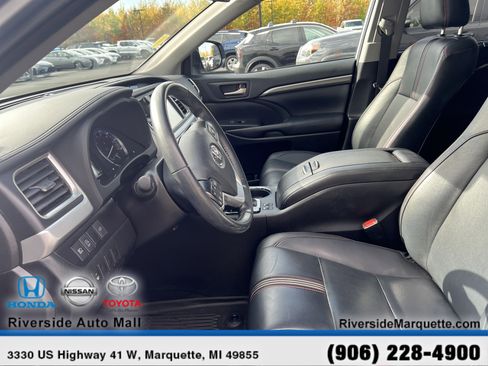 Used 2019 Toyota Highlander AWD V6 image 15