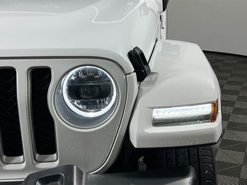 Used 2023 Jeep Wrangler Unlimited Sahara AWD/4WD image 11