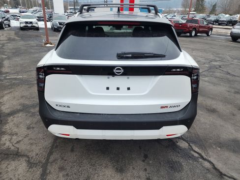 New 2026 Nissan Kicks SR w/ SR Premium Package image 7