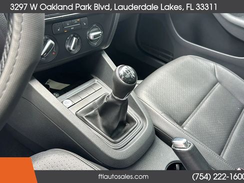 Used 2017 Volkswagen Jetta SE FWD image 20