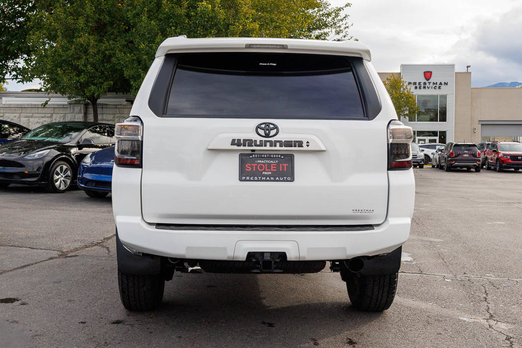 Used 2021 Toyota 4Runner SR5 Premium w/ Moonroof Package AWD/4WD image 15