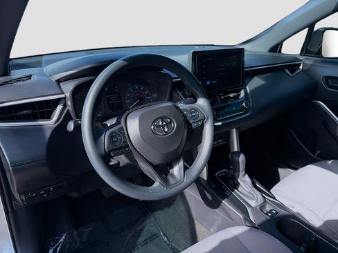 Used 2025 Toyota Corolla Cross AWD Hybrid image 9
