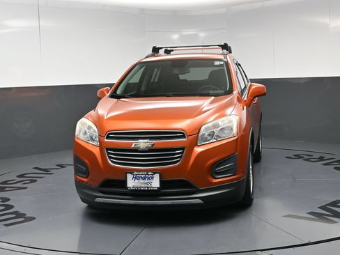 Used 2015 Chevrolet Trax LT w/ LT Sun and Sound Package FWD image 5