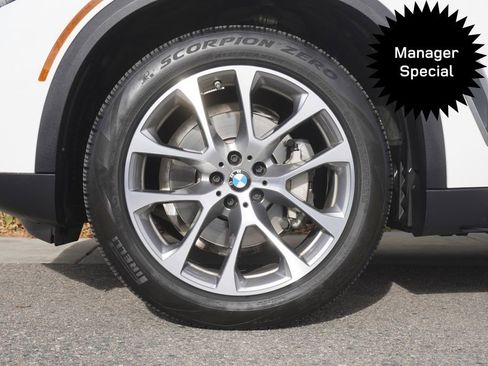Used 2023 BMW X5 xDrive40i w/ Premium Package image 32
