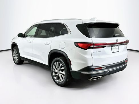 Used 2025 Buick Enclave Preferred FWD image 5