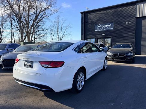 Used 2016 Chrysler 200 Limited image 4