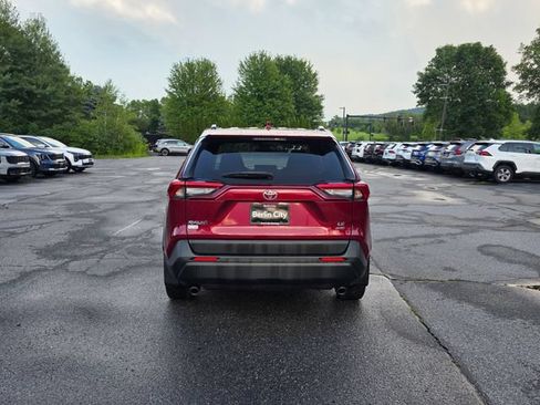 Used 2021 Toyota RAV4 LE AWD/4WD image 7