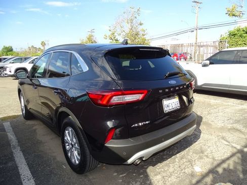 Used 2023 Ford Escape Active w/ Tech Pack #1 FWD image 2