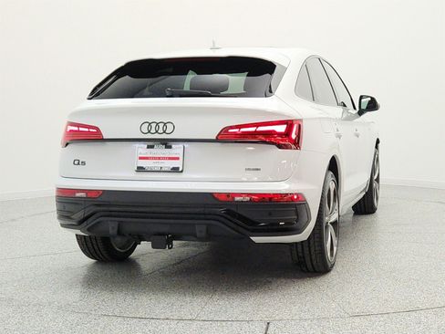 Used 2023 Audi Q5 2.0T Premium Plus w/ Premium Plus Package AWD/4WD image 6