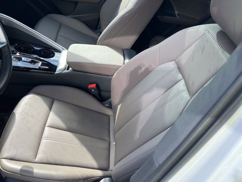 Used 2025 Audi Q5 Premium w/ Convenience Package image 60