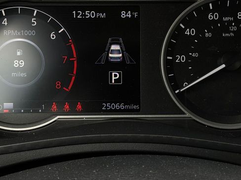 Used 2025 Nissan Versa SV FWD image 34