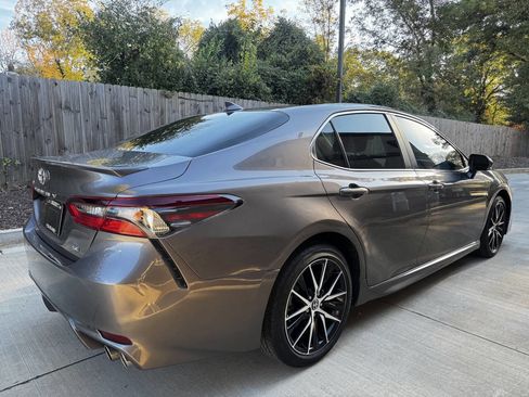 Used 2023 Toyota Camry SE image 8