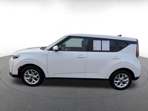 Used 2025 Kia Soul LX w/ LX Technology Package image 7
