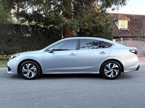 Used 2022 Subaru Legacy Premium image 3