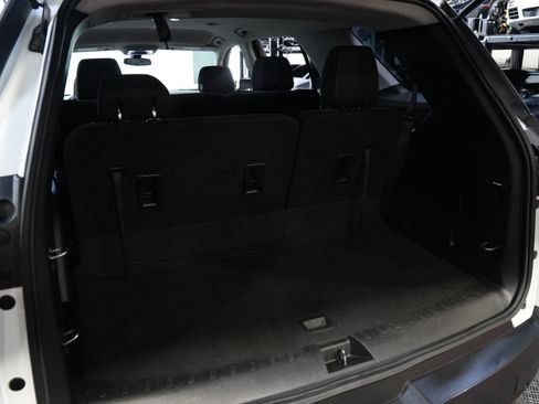 Used 2020 Chevrolet Traverse L FWD image 50
