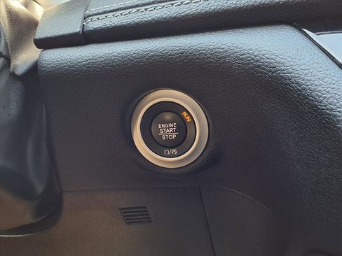 Used 2024 Chrysler Pacifica Limited w/ S Appearance Package image 11