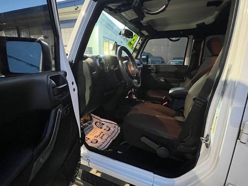 Used 2015 Jeep Wrangler Unlimited Sport w/ Quick Order Package 24S AWD/4WD image 13