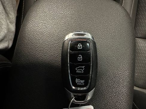 Used 2019 Hyundai Kona Limited AWD/4WD image 17