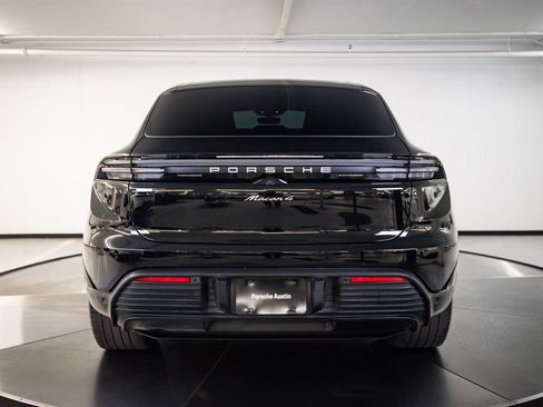 Certified 2024 Porsche Macan 4 Electric AWD/4WD image 6